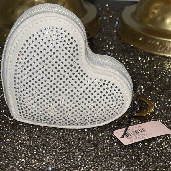 NWT Victoria’s Secret RHINESTONE HEART CROSSBODY BAG & HEART POUCH - Picture 8 of 13